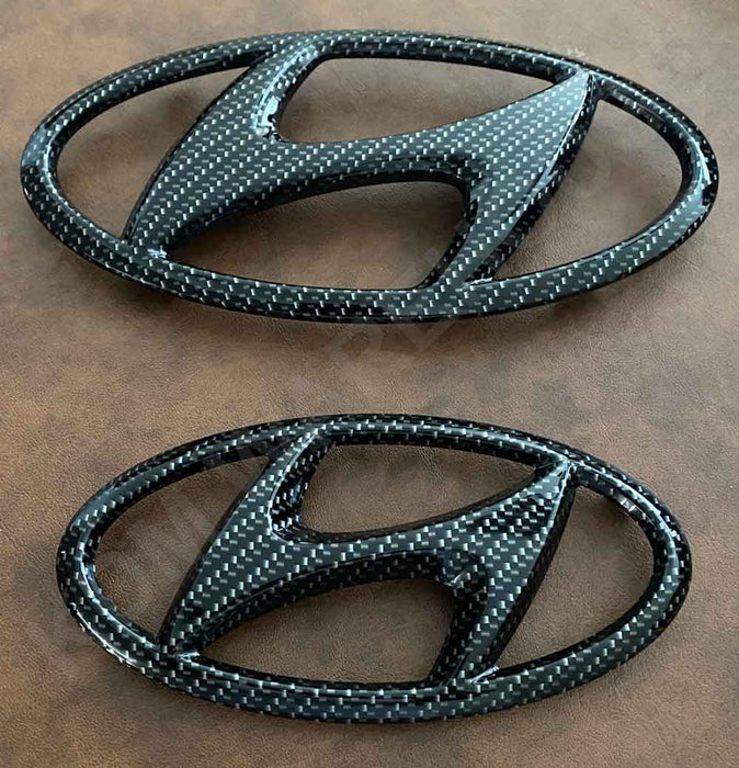 2020-2024 Palisade Factory Hyundai Emblem Set in Glossy Black or Carbon Fiber Style